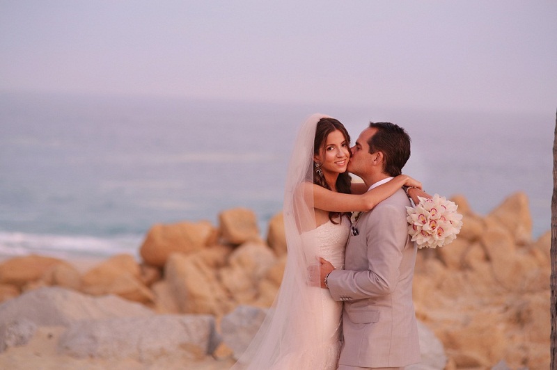 beach bridal photos los cabos mexico palmilla