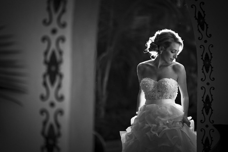 bridal portrait strapless wedding gown monique lhuillier mexico destination weddings