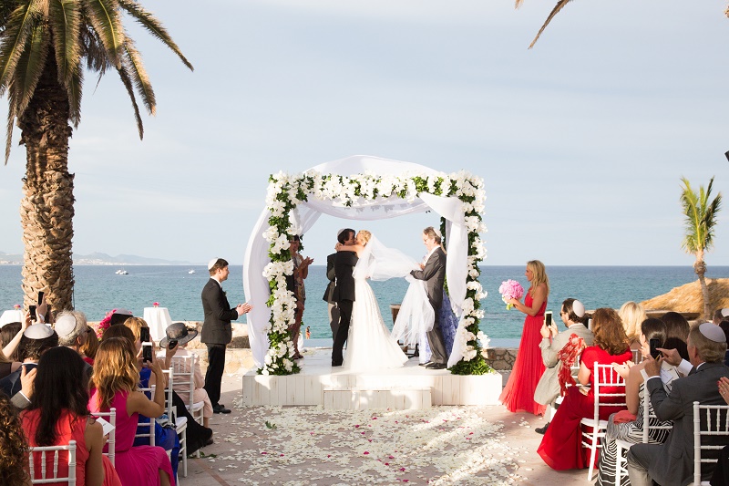 Beach Weddings Mexico Jewish Chuppahs Elena Damy Destination Weddings Los Cabos Lauren Ross Photography 1102