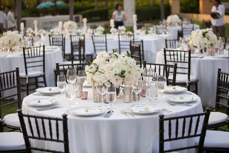 white and blush wedding centerpieces